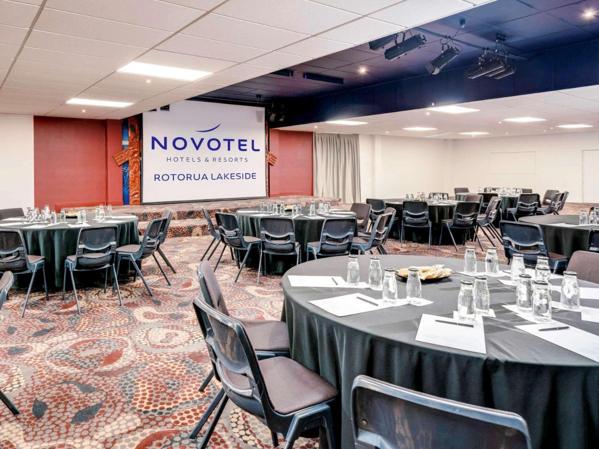 Novotel Lakeside Hotel