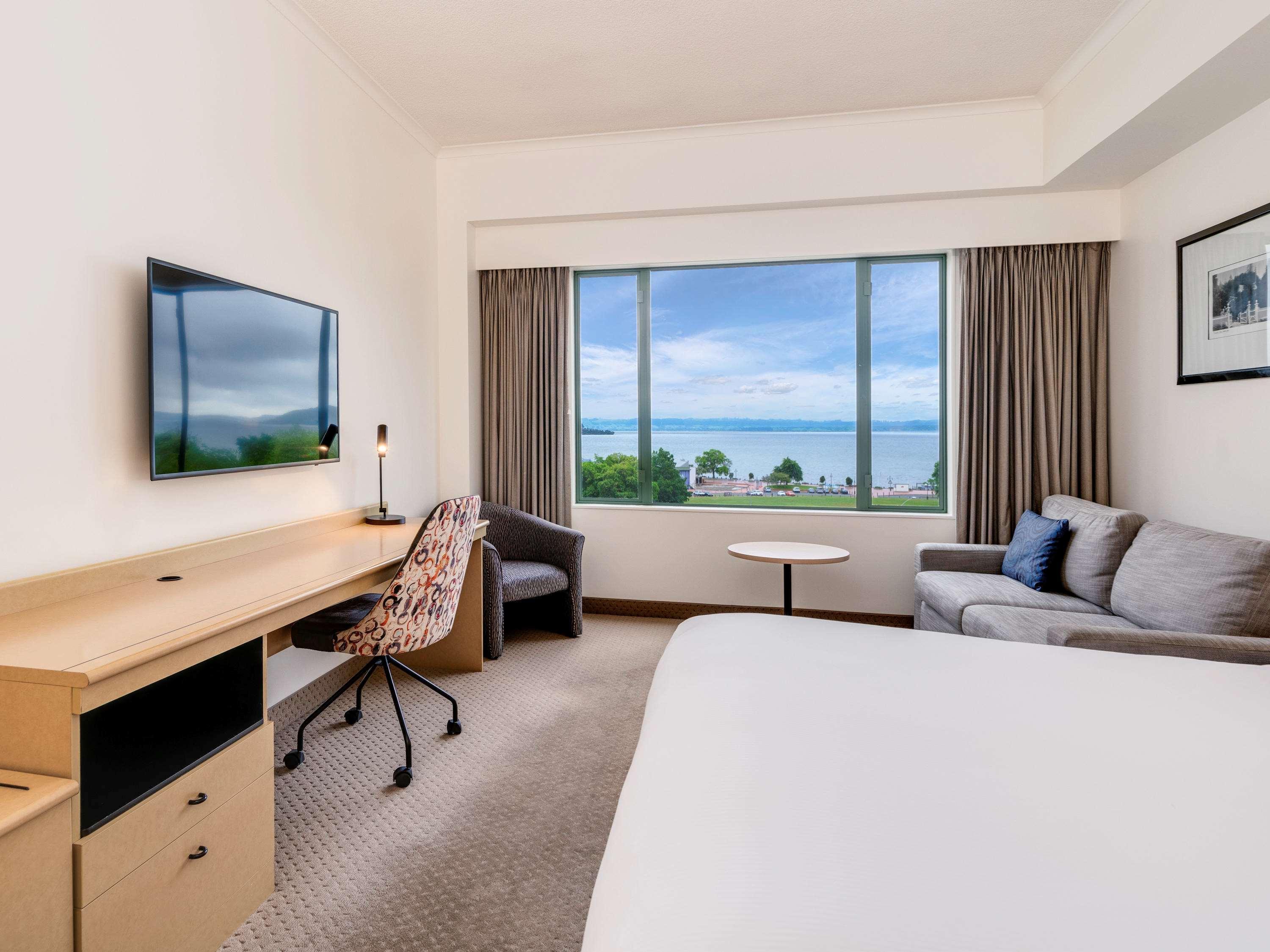 Novotel Lakeside