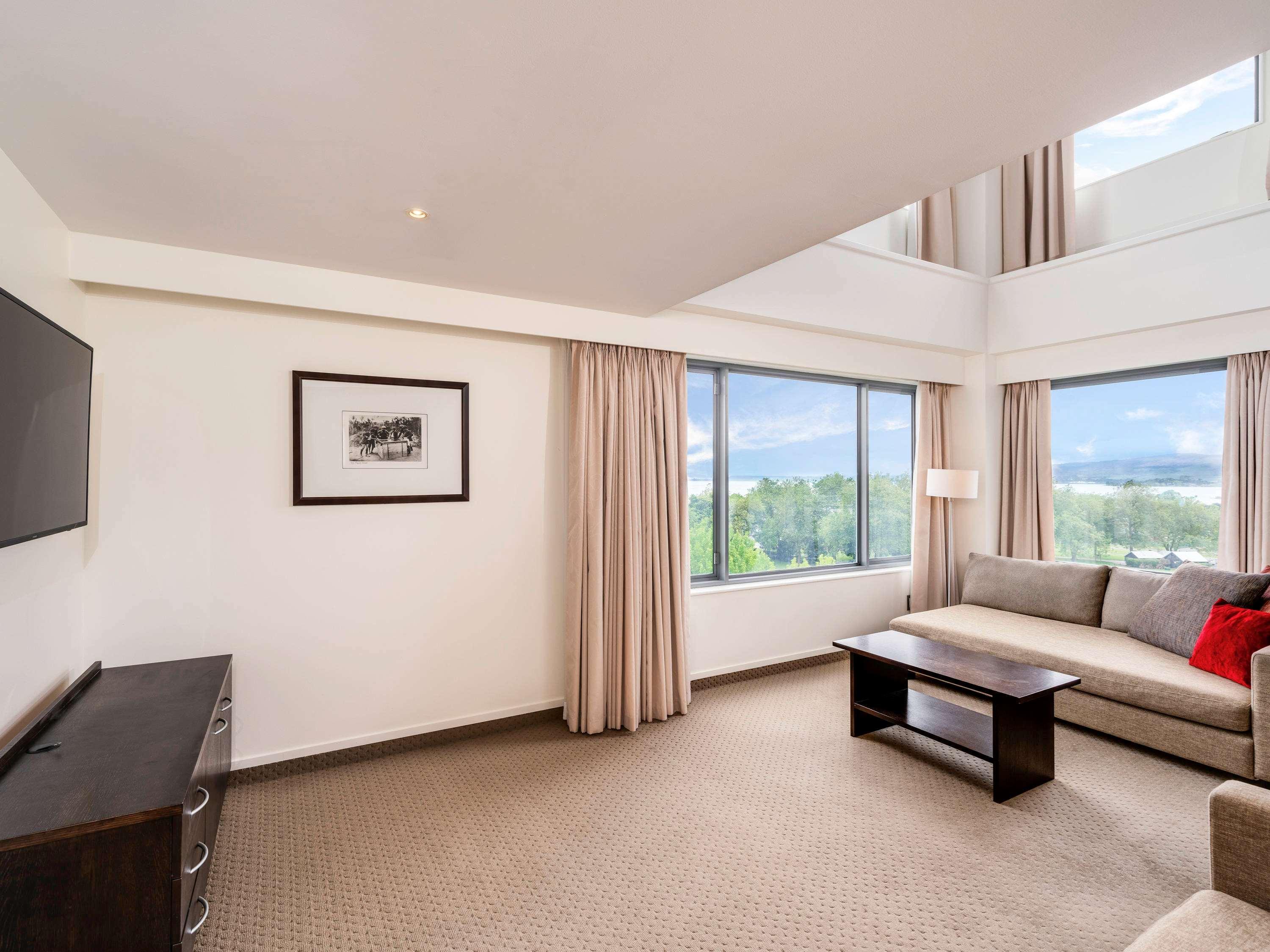 Hotel Novotel Lakeside 4*