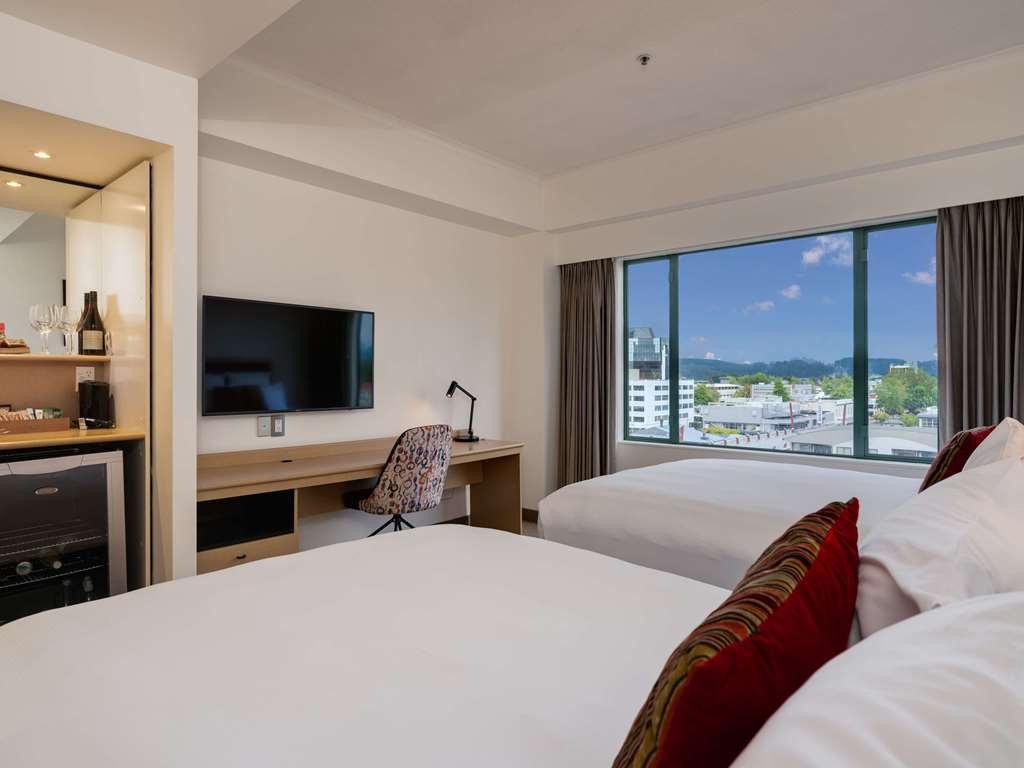 Novotel Lakeside Hotel 4*