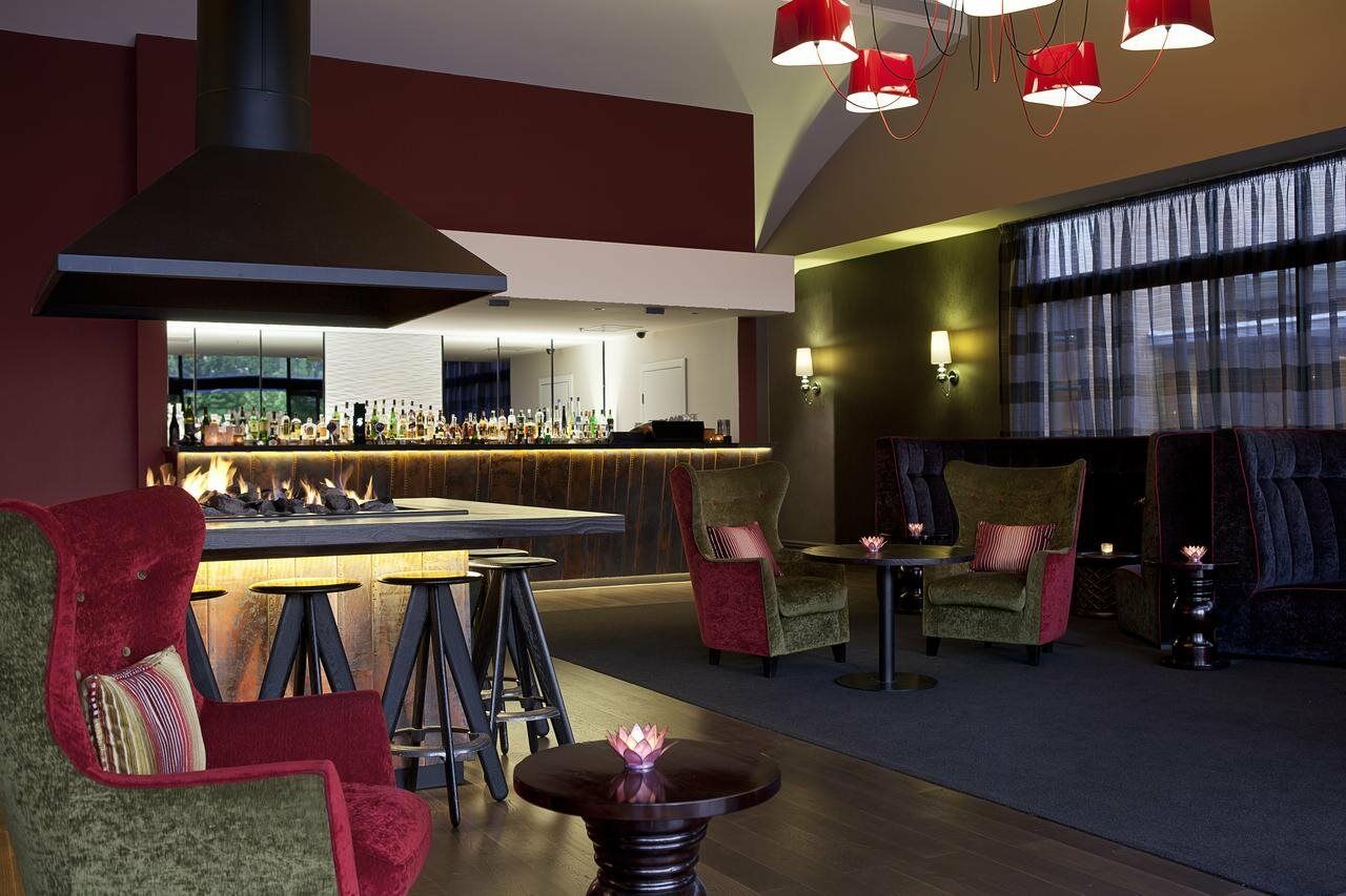 Novotel Lakeside Hotel 4*